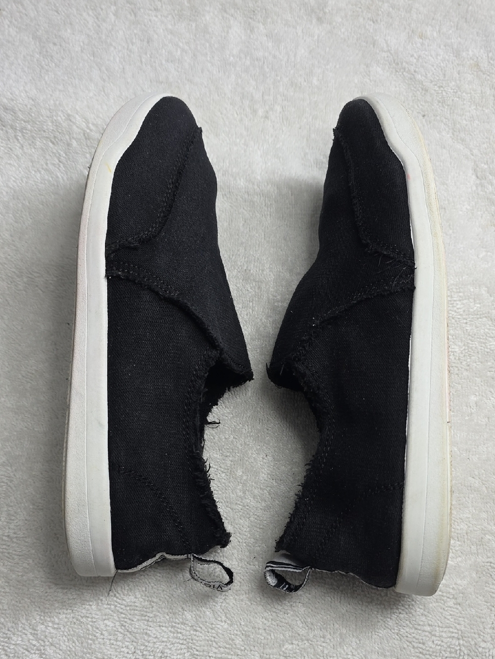 Vionic Beach Casual Slip-On Canvas Sneakers in Black Ladies Size 8.5 Distressed - Picture 12 of 16